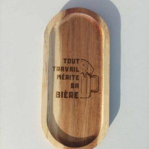 Planche apéro en bois - Tout travail mérite sa bière - 22,5x10,5cm