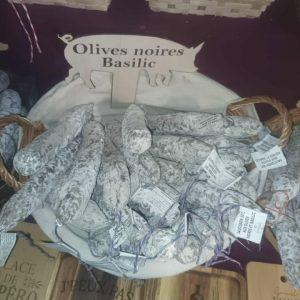 Saucisson aux olives noires et basilic