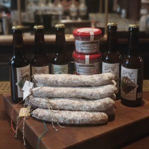 Coffret Apéro XXL : 10 saucissons + 5 bières 33cl + 3 terrines 180g